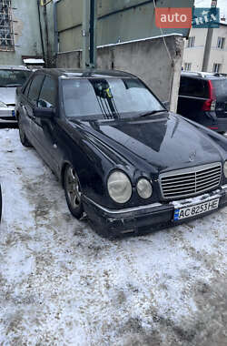 Седан Mercedes-Benz E-Class 1998 в Львові