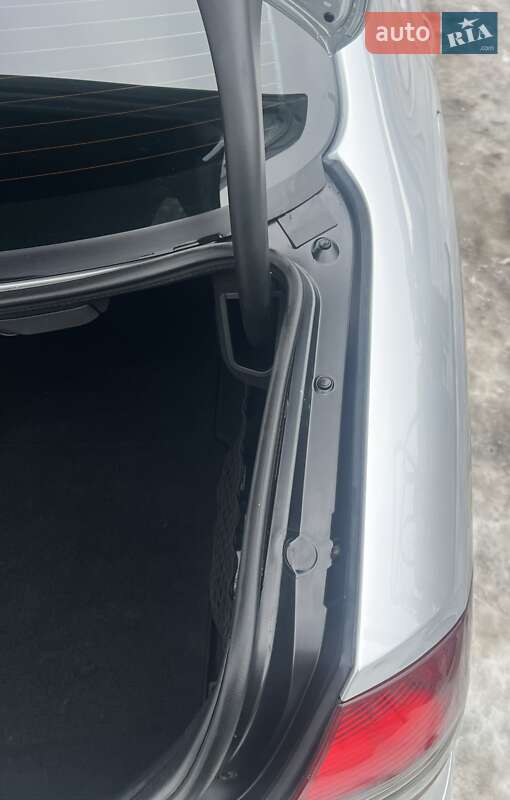 Седан Mercedes-Benz E-Class 2006 в Луцке