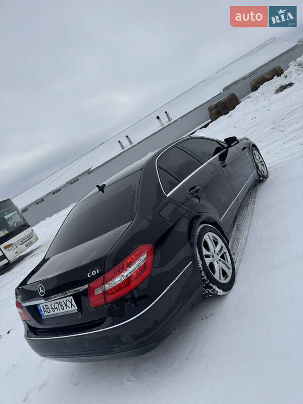 Седан Mercedes-Benz E-Class 2010 в Гайсине