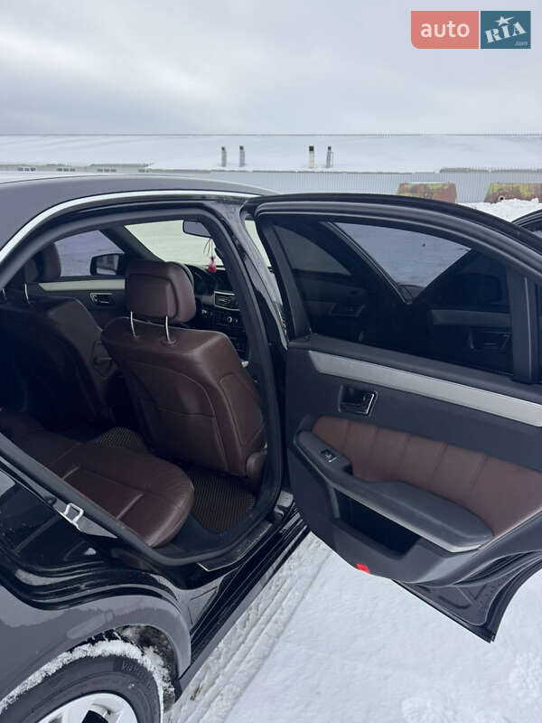 Седан Mercedes-Benz E-Class 2010 в Гайсине
