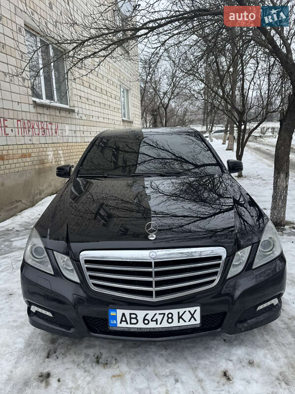 Седан Mercedes-Benz E-Class 2010 в Гайсине