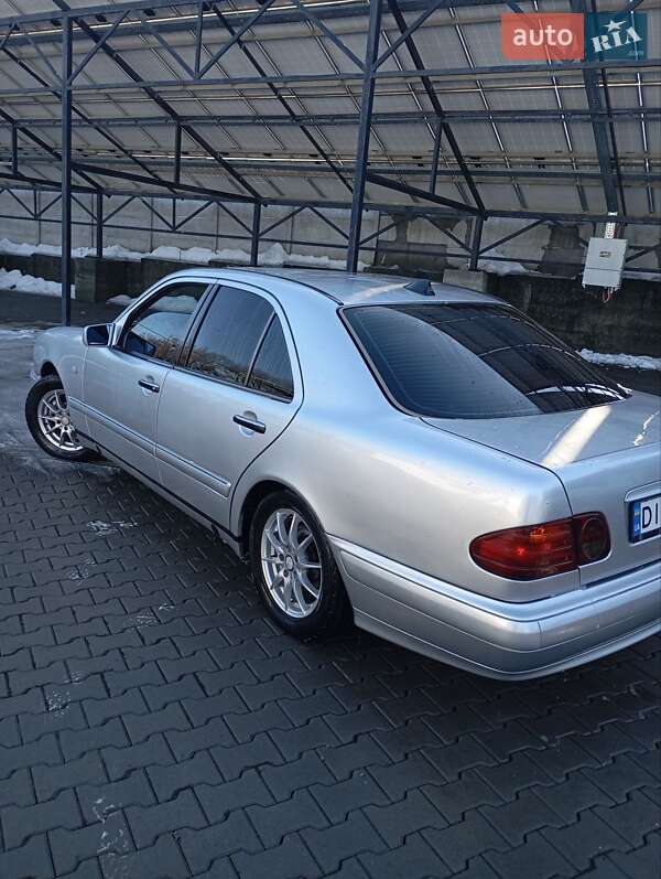 Седан Mercedes-Benz E-Class 1997 в Кицмани