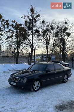 Седан Mercedes-Benz E-Class 2000 в Ровно