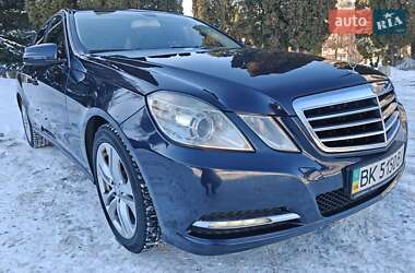 Седан Mercedes-Benz E-Class 2012 в Рівному
