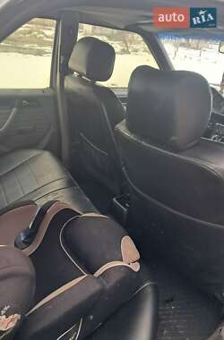 Седан Mercedes-Benz E-Class 1989 в Львові