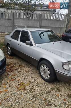 Седан Mercedes-Benz E-Class 1993 в Хмельницькому