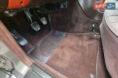 Седан Mercedes-Benz E-Class 1989 в Кременце