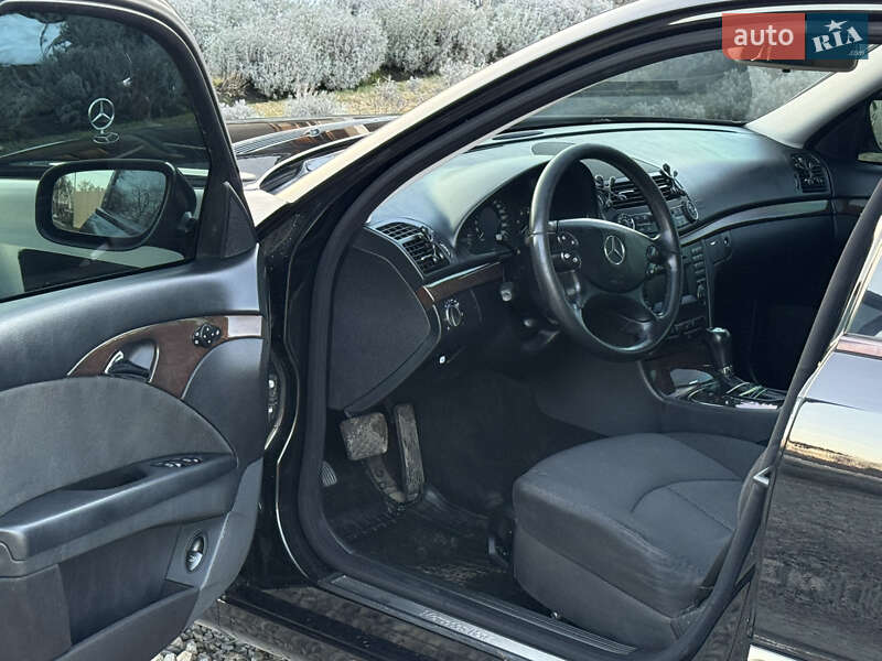 Седан Mercedes-Benz E-Class 2008 в Меденичах