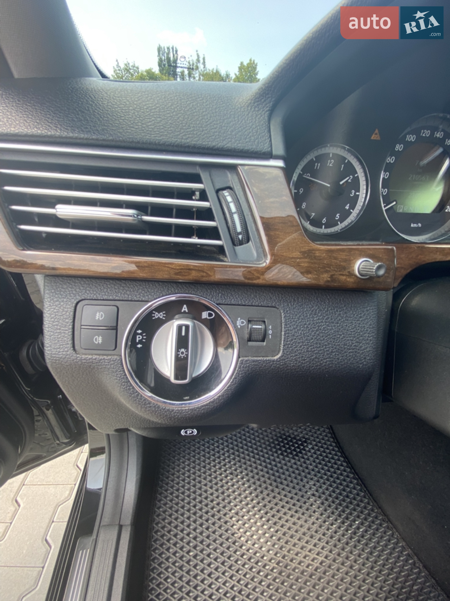2010 Mercedes-Benz E-klasse - мініатюра 21