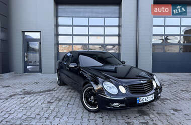 Седан Mercedes-Benz E-Class 2003 в Сарнах