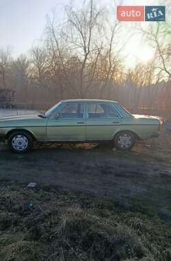 Седан Mercedes-Benz E-Class 1978 в Чернівцях