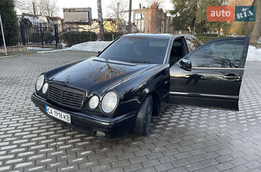 Седан Mercedes-Benz E-Class 1999 в Шполі