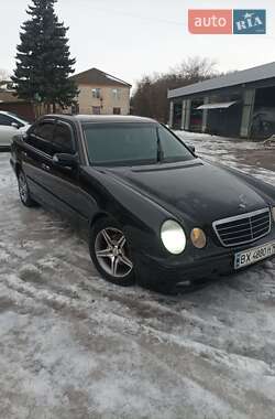 Седан Mercedes-Benz E-Class 2001 в Вінниці