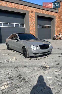 Седан Mercedes-Benz E-Class 2002 в Черновцах