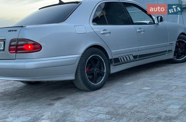 Седан Mercedes-Benz E-Class 2001 в Сарнах