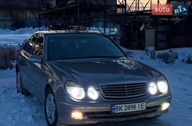 Седан Mercedes-Benz E-Class 2004 в Березному