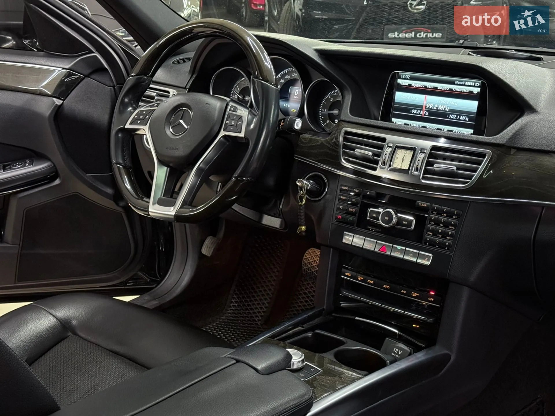 2013 Mercedes-Benz E-klasse - мініатюра 25