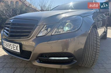 Седан Mercedes-Benz E-Class 2012 в Львові