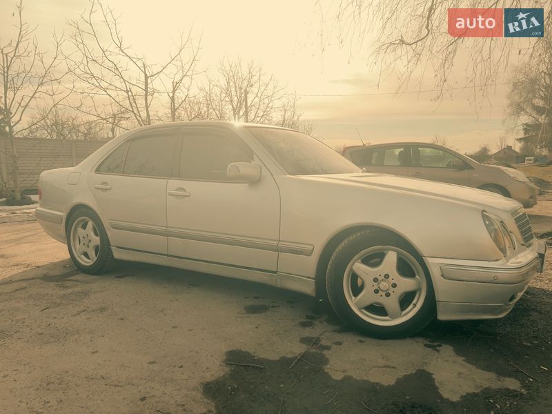 Mercedes-Benz E-Class 2001