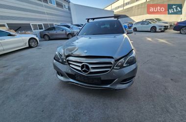Седан Mercedes-Benz E-Class 2015 в Львові