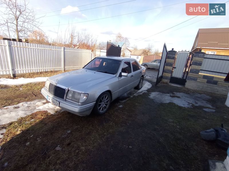 Mercedes-Benz E-Class 1991