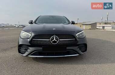 Седан Mercedes-Benz E-Class 2022 в Авангарді