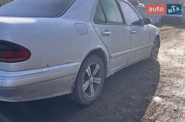 Седан Mercedes-Benz E-Class 1999 в Молодії