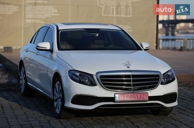 Седан Mercedes-Benz E-Class 2018 в Києві
