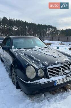 Седан Mercedes-Benz E-Class 1998 в Маневичах