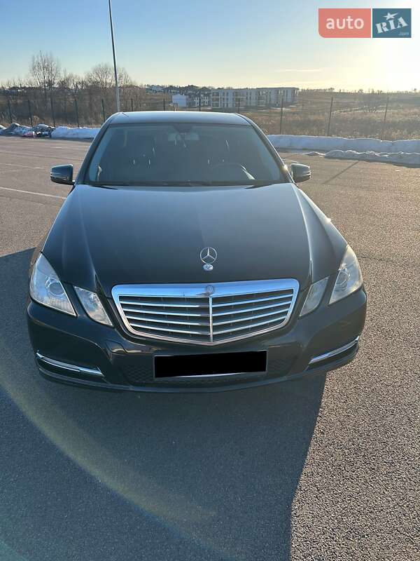 Mercedes-Benz E-Class 2011