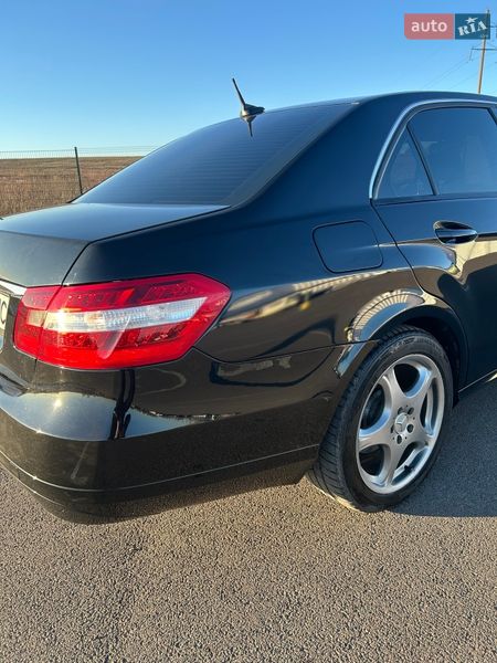 Седан Mercedes-Benz E-Class 2011 в Ровно