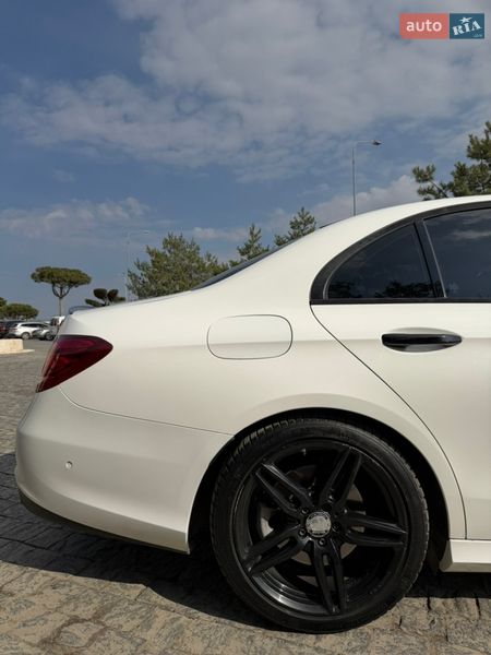 Седан Mercedes-Benz E-Class 2016 в Львові