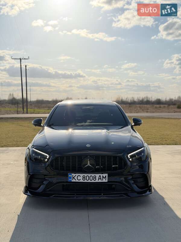 Mercedes-Benz E-Class 2022