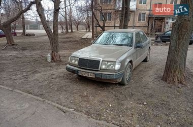 Седан Mercedes-Benz E-Class 1990 в Кривому Розі
