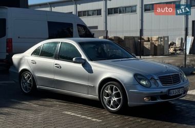 Седан Mercedes-Benz E-Class 2003 в Киеве