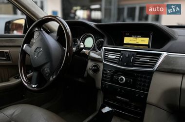 Седан Mercedes-Benz E-Class 2010 в Киеве