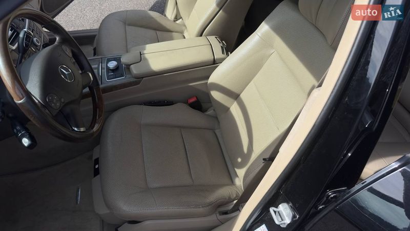 Седан Mercedes-Benz E-Class 2010 в Киеве