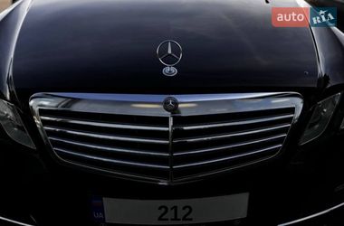 Седан Mercedes-Benz E-Class 2010 в Киеве