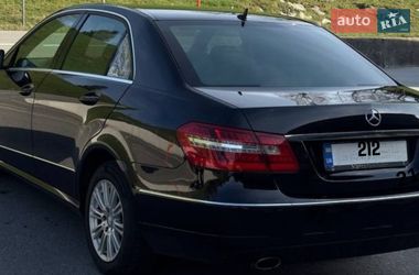 Седан Mercedes-Benz E-Class 2010 в Киеве