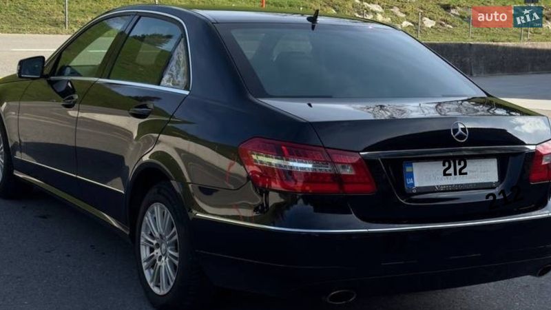 Седан Mercedes-Benz E-Class 2010 в Киеве