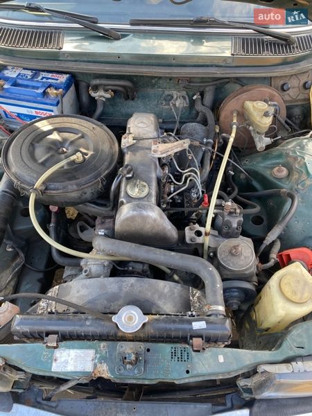 Седан Mercedes-Benz E-Class 1983 в Мостиске