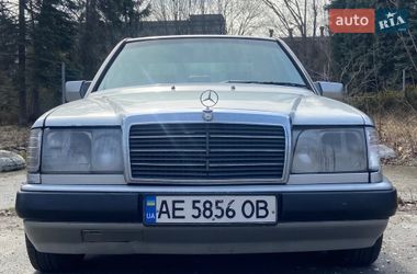 Седан Mercedes-Benz E-Class 1988 в Днепре