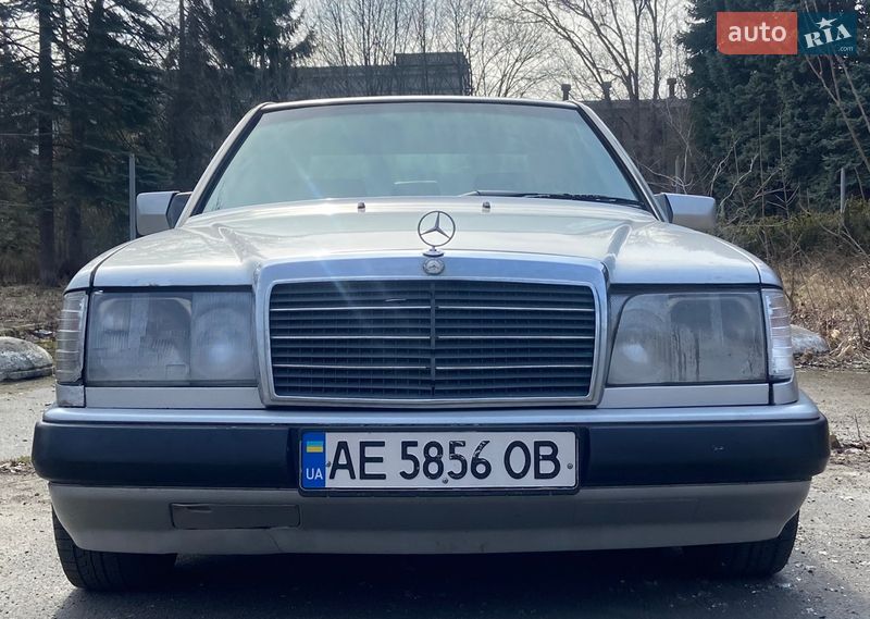 Mercedes-Benz E-Class 1988