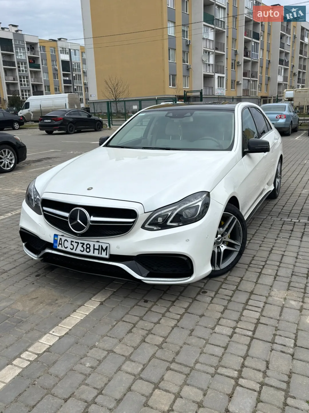 2014 Mercedes-Benz E-klasse - фото 1