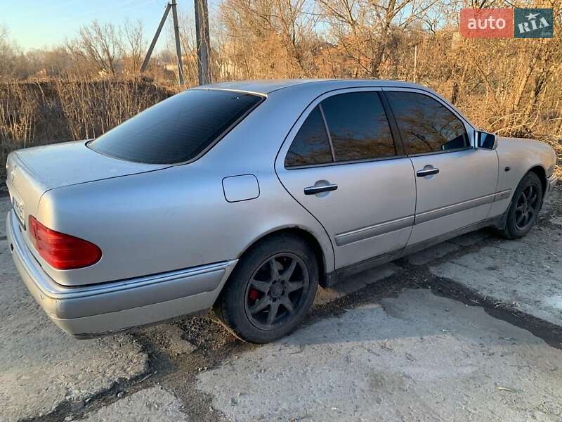 Седан Mercedes-Benz E-Class 1998 в Сумах