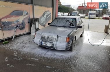 Седан Mercedes-Benz E-Class 1988 в Виноградове