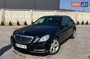 Седан Mercedes-Benz E-Class 2011 в Сарнах