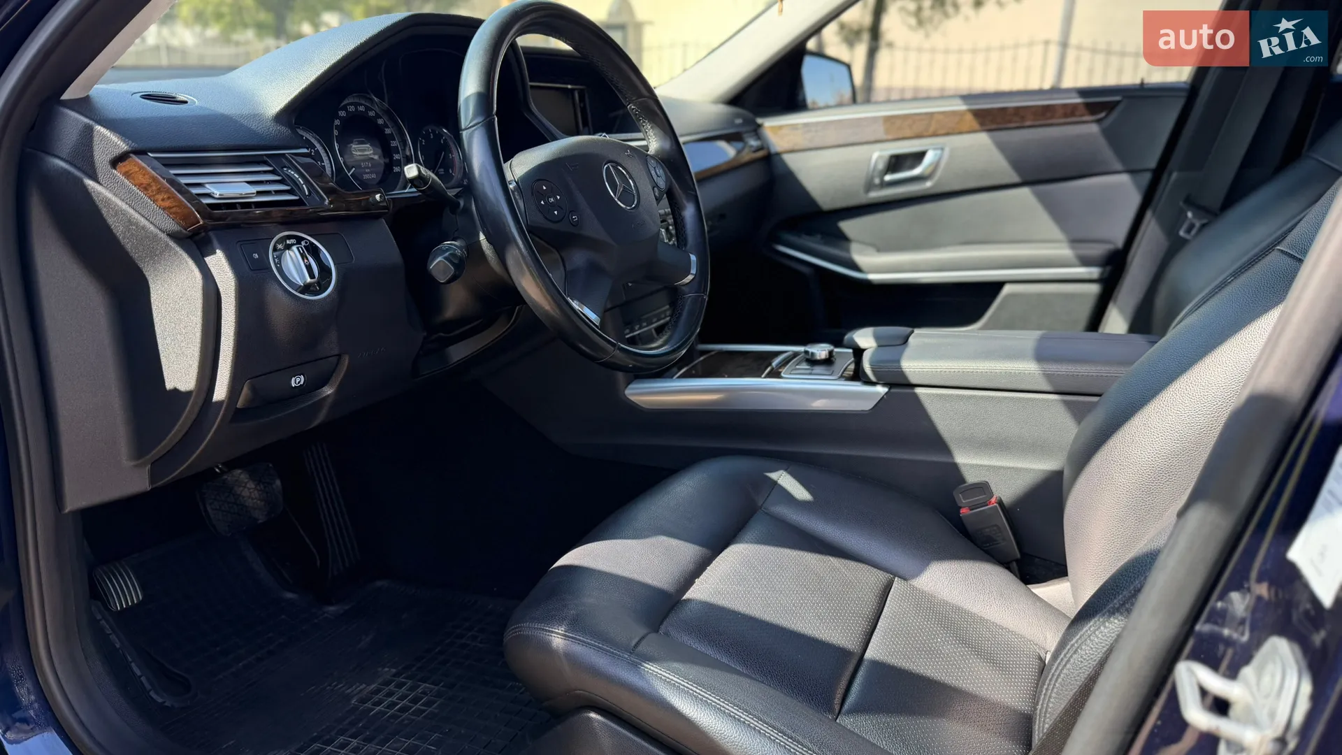 2012 Mercedes-Benz E-klasse - мініатюра 13