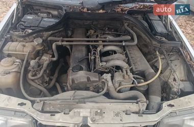 Седан Mercedes-Benz E-Class 1986 в Львові
