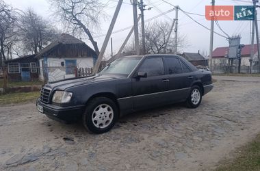 Седан Mercedes-Benz E-Class 1995 в Старой Выжевке